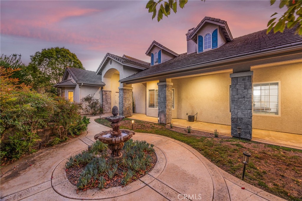 2771 Dos Lomas Property Photo 4