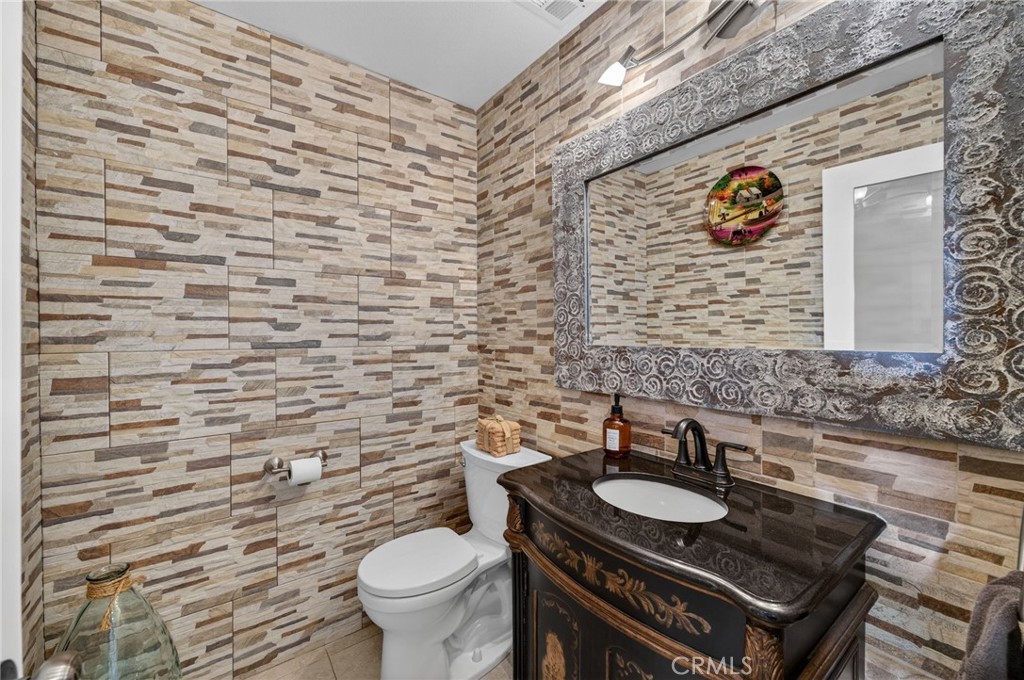 3890 Forbell Place Property Photo 29