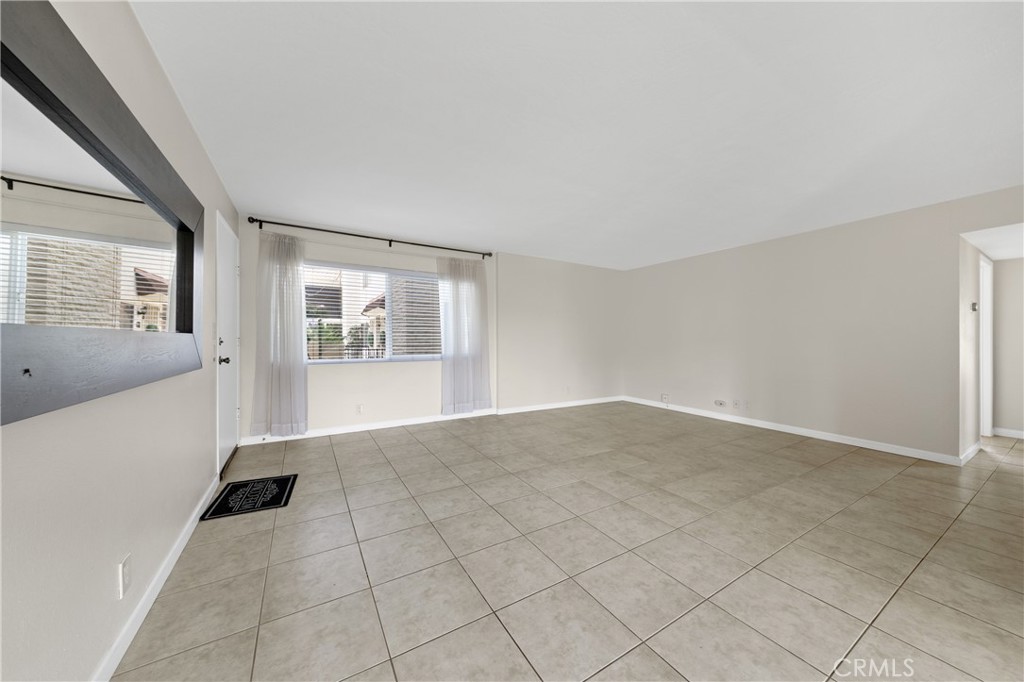806 E 4th 9 Property Photo 5