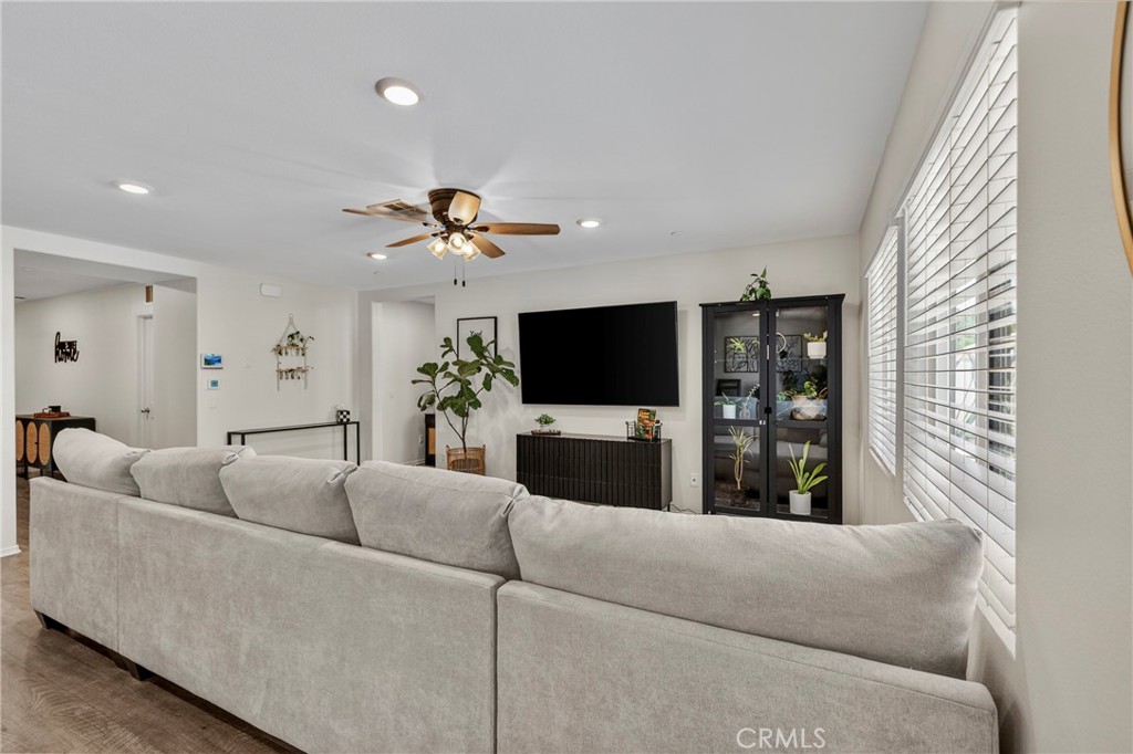 1234 Universal Way Property Photo 5