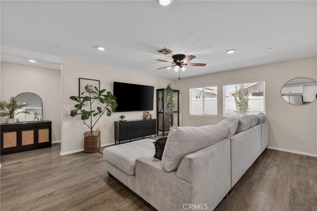 1234 Universal Way Property Photo 6