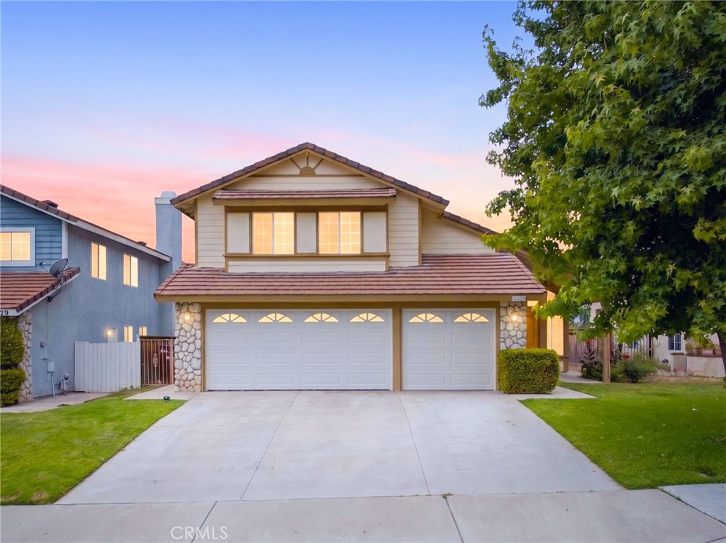 10319 Desert Star Property Photo 1