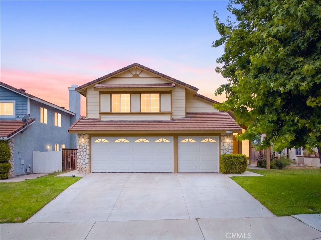 10319 Desert Star Property Photo 2