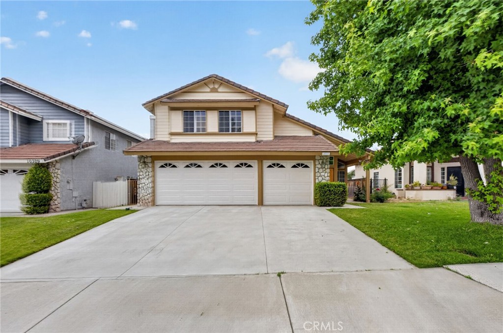 10319 Desert Star Property Photo 3
