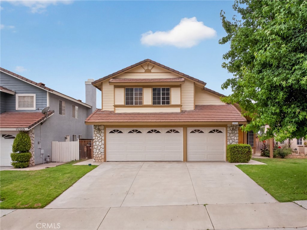 10319 Desert Star Property Photo 4