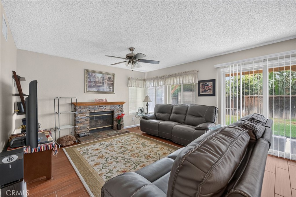 10319 Desert Star Property Photo 17