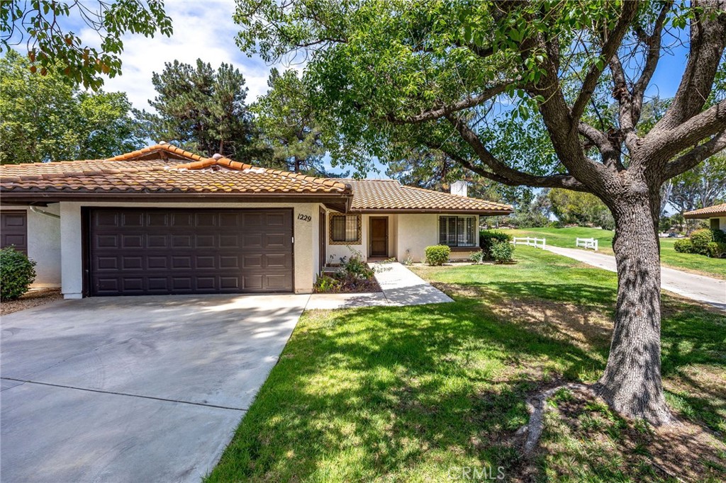 1229 Seven Hills Property Photo 3