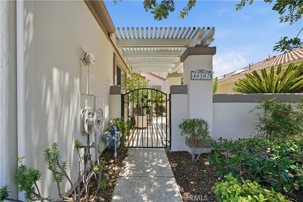 40502 Via Amapola Property Photo 3