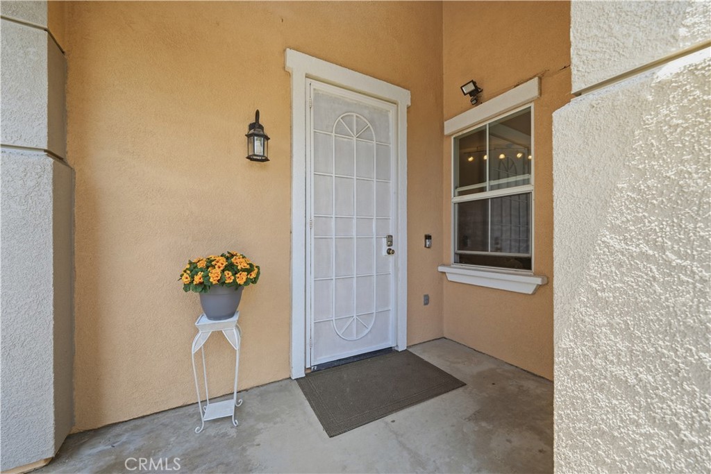 29260 Wrangler Drive Property Photo 8
