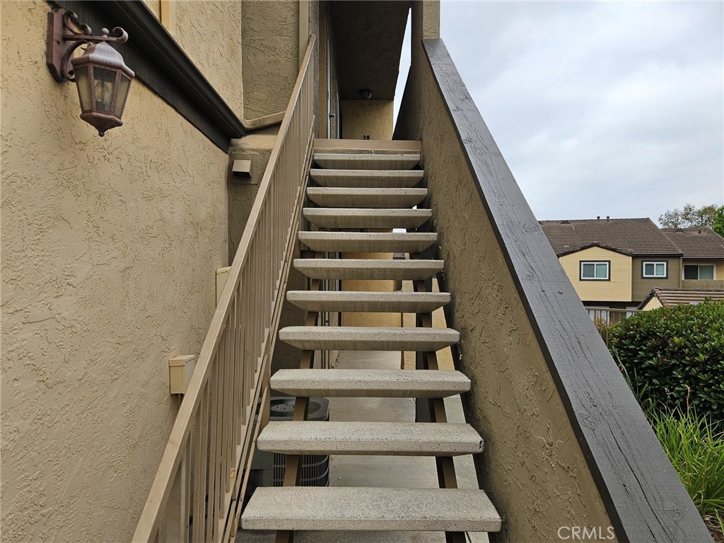 5010 Los Morros Way 25 Property Photo 3