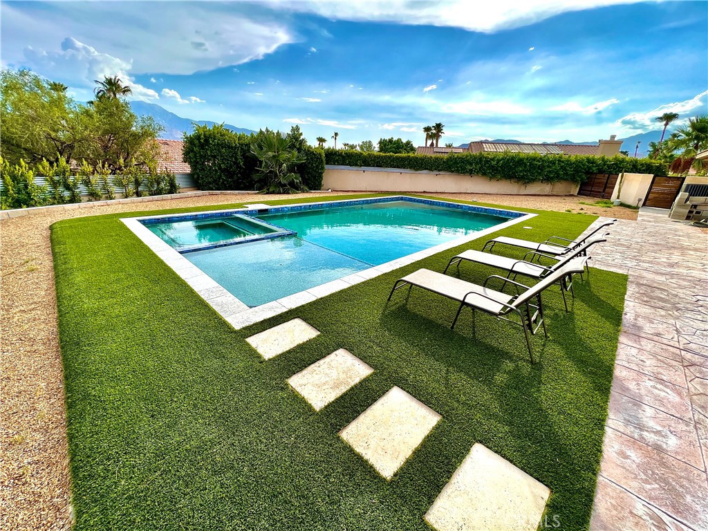 64977 Ray Court Property Photo 3