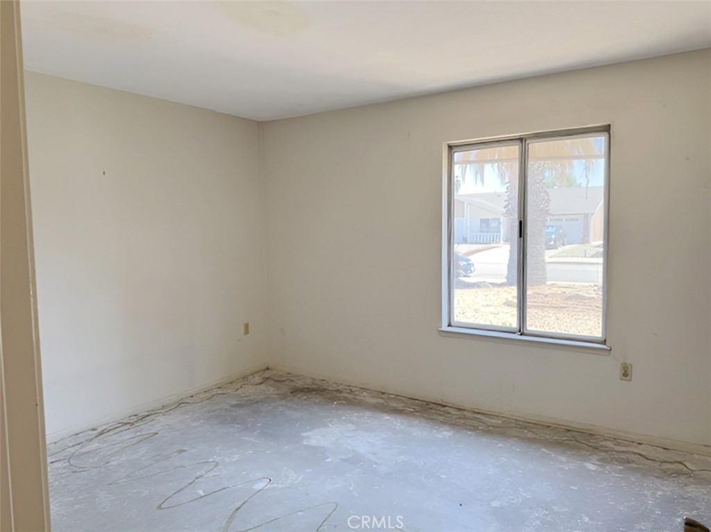 26430 Harrisburg Property Photo 5