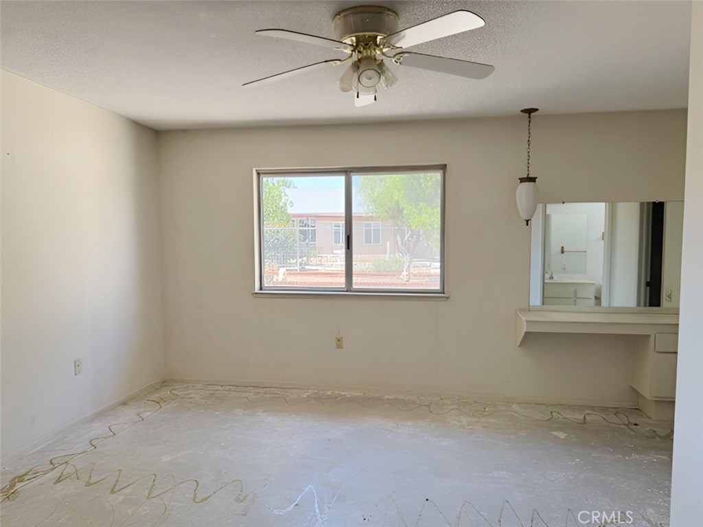 26430 Harrisburg Property Photo 8