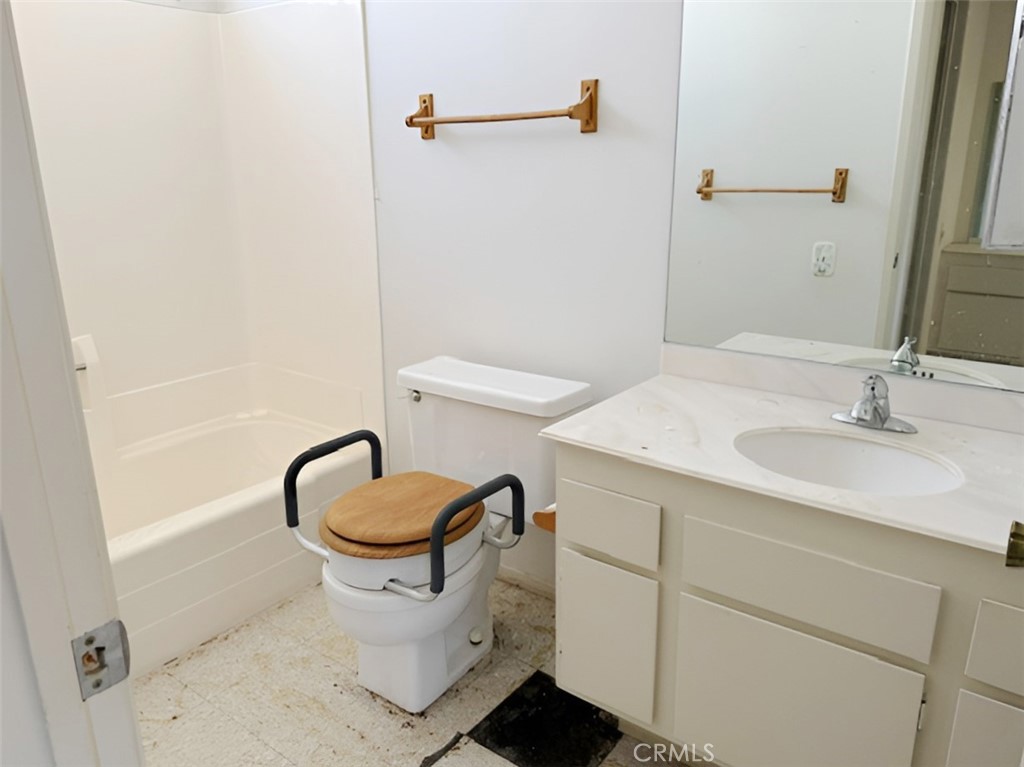 26430 Harrisburg Property Photo 10