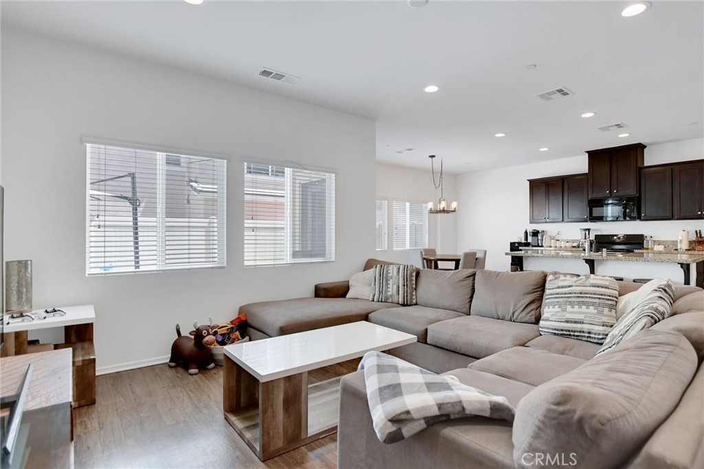 24242 Hazelnut Property Photo 8