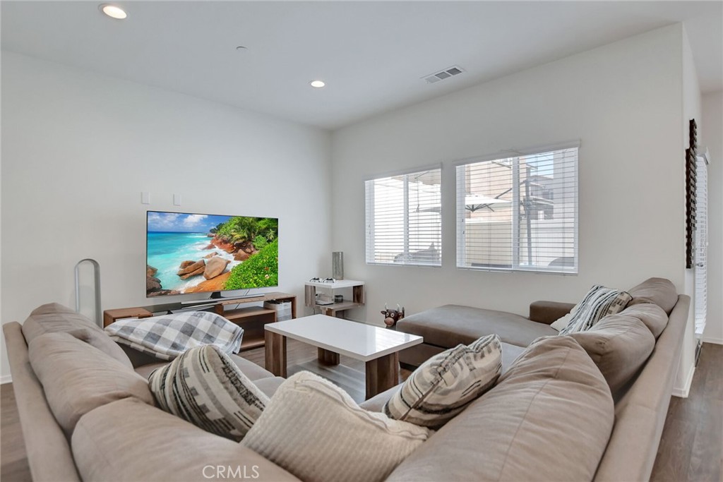 24242 Hazelnut Property Photo 9