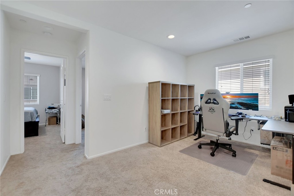 24242 Hazelnut Property Photo 19
