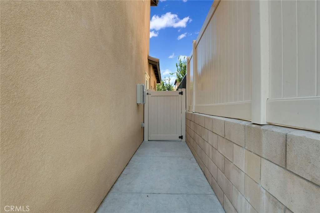 24242 Hazelnut Property Photo 30