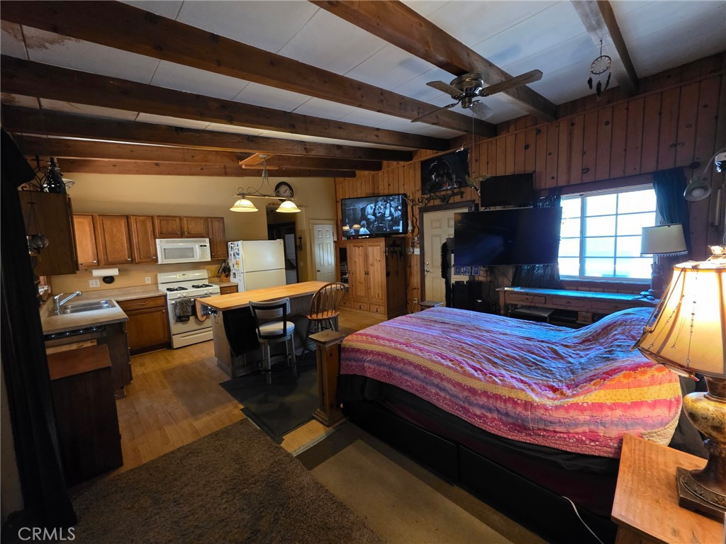 407 Lakeview Property Photo 6