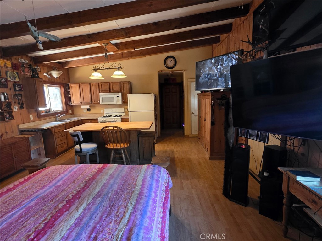 407 Lakeview Property Photo 8
