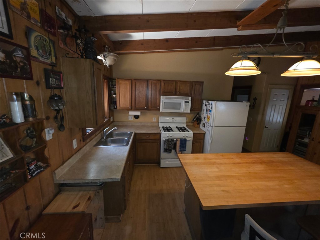 407 Lakeview Property Photo 11