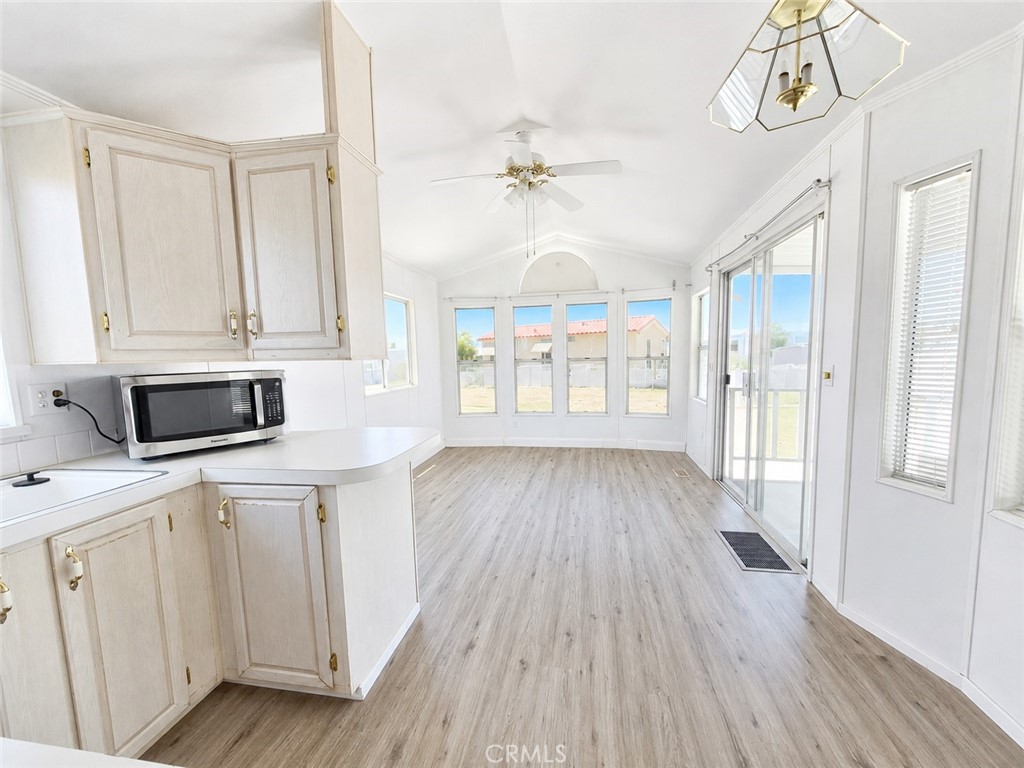 1295 106 S Cawston Avenue #106 Property Photo 4