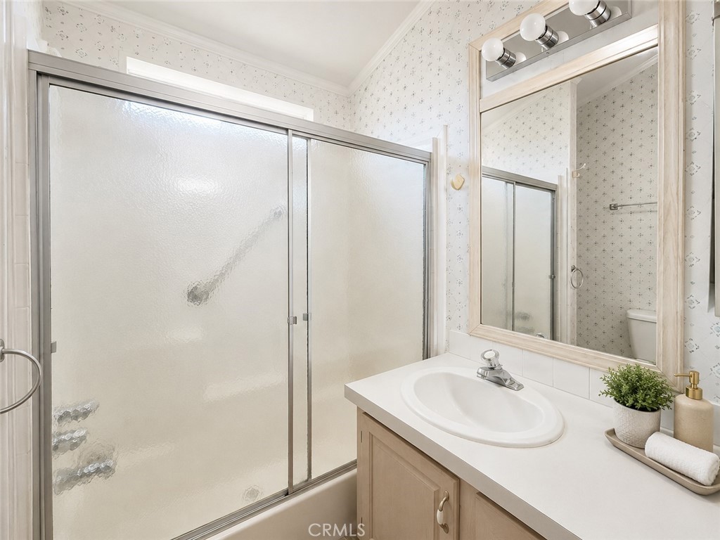 1295 106 S Cawston Avenue #106 Property Photo 7