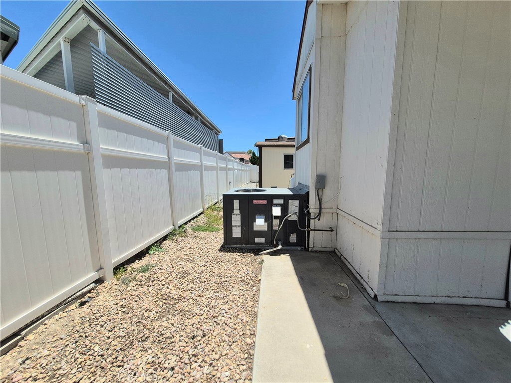 1295 106 S Cawston Avenue #106 Property Photo 10