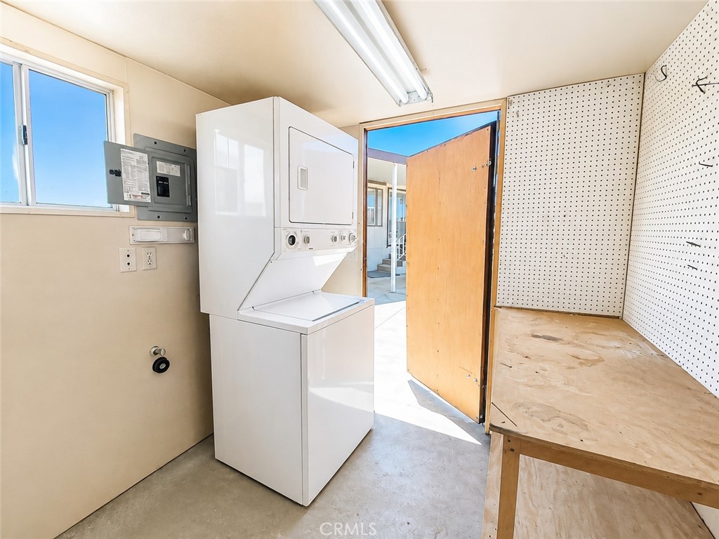 1295 106 S Cawston Avenue #106 Property Photo 13