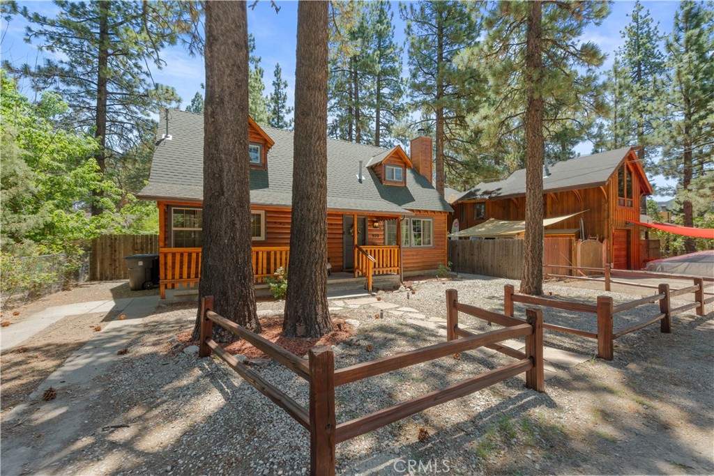 920 Tinkerbell Property Photo 1
