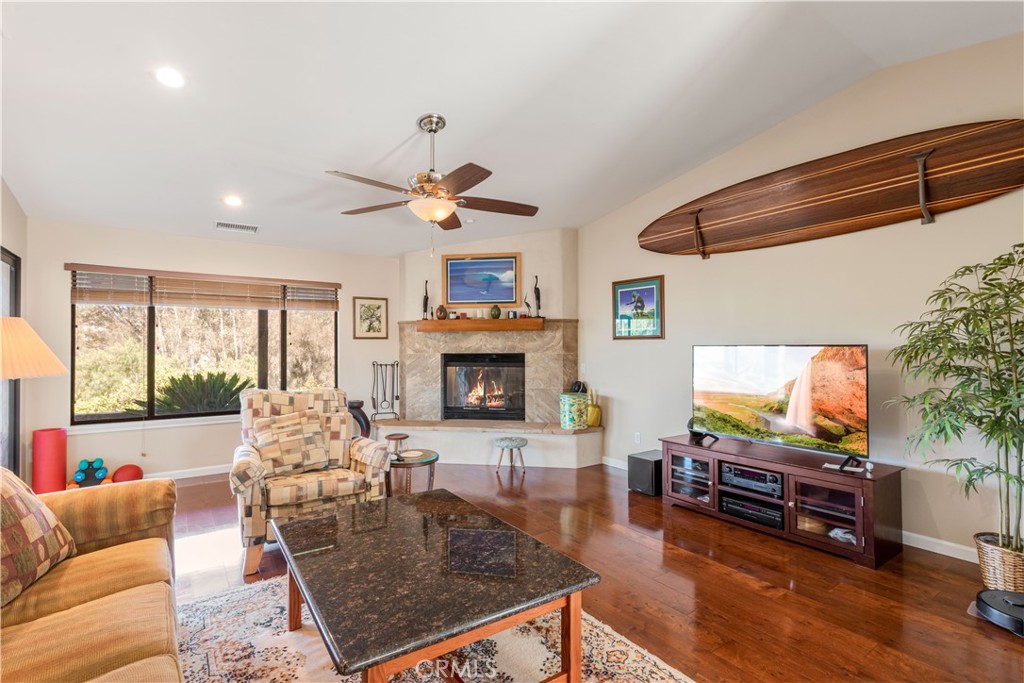1691 Pepper Tree Property Photo 6