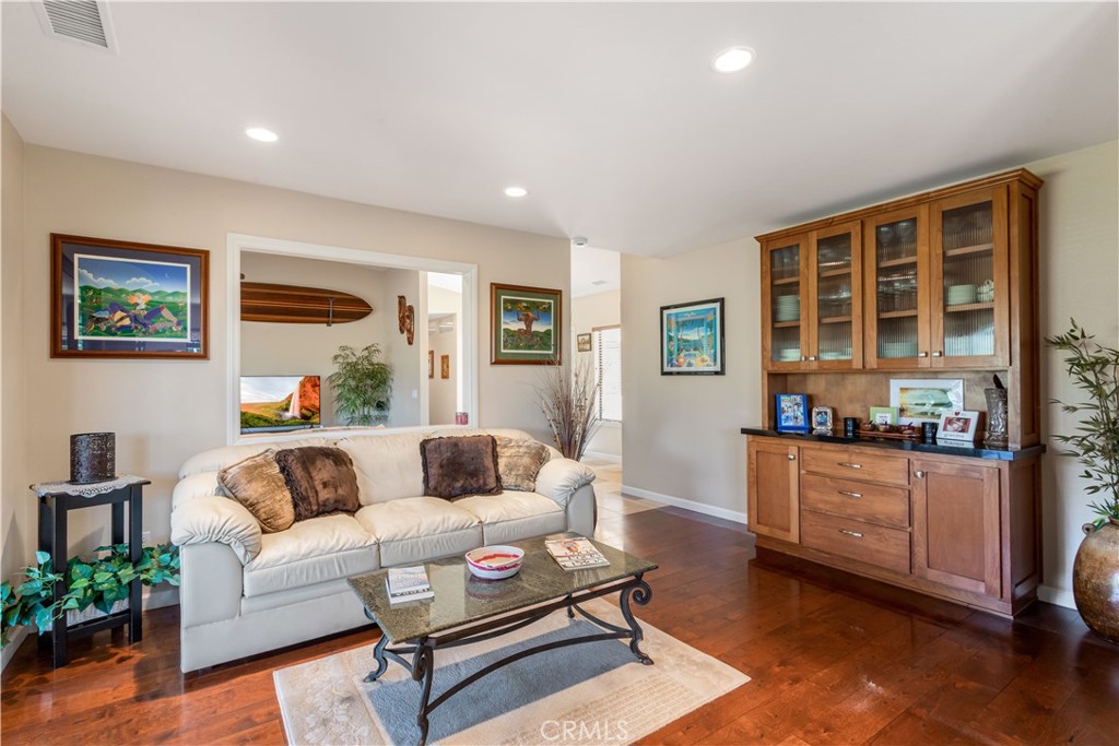1691 Pepper Tree Property Photo 8