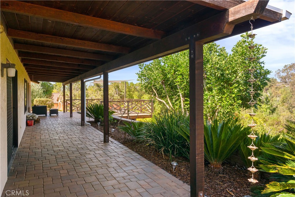 1691 Pepper Tree Property Photo 28