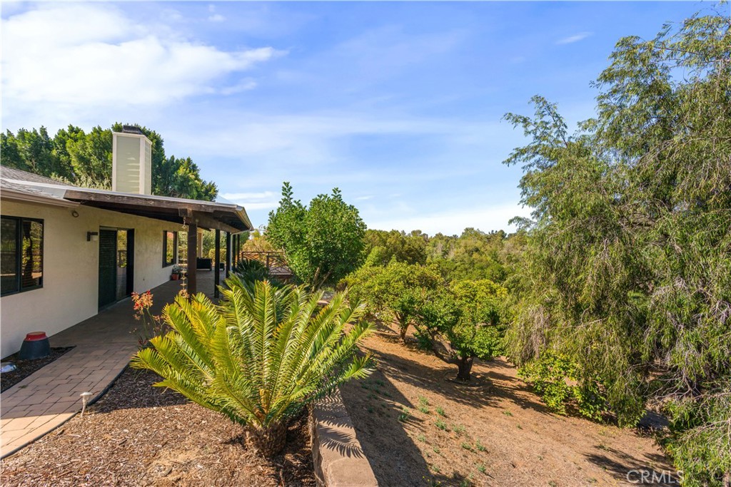 1691 Pepper Tree Property Photo 31