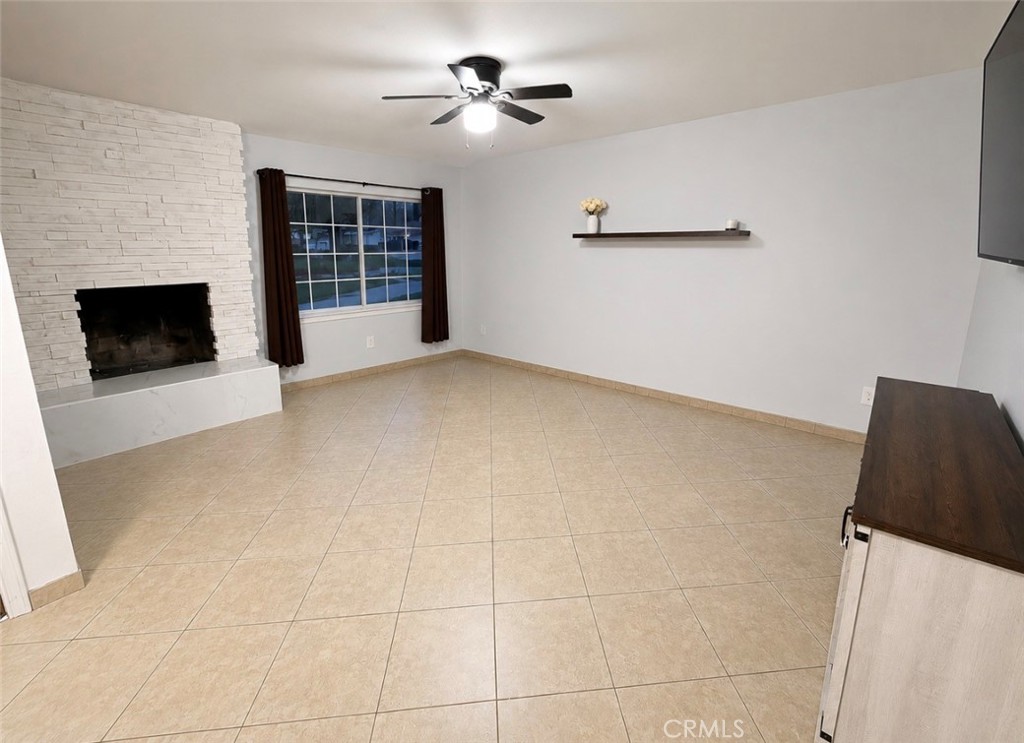 342 E Gilmore Drive Property Photo 7