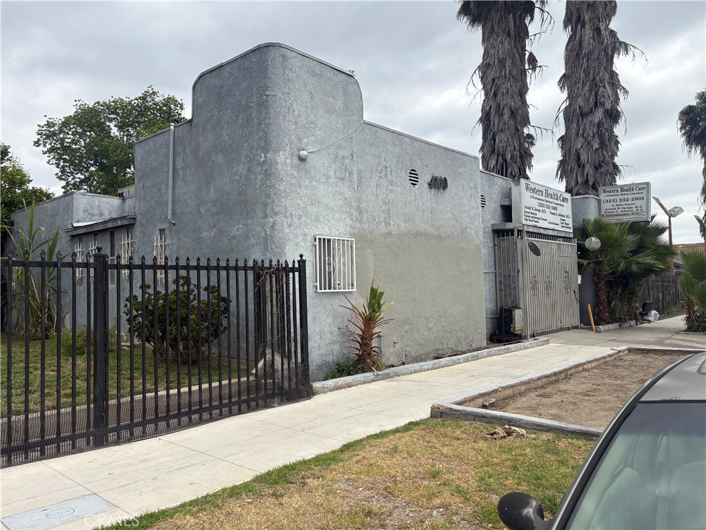 4760 S Figueroa Property Photo 1