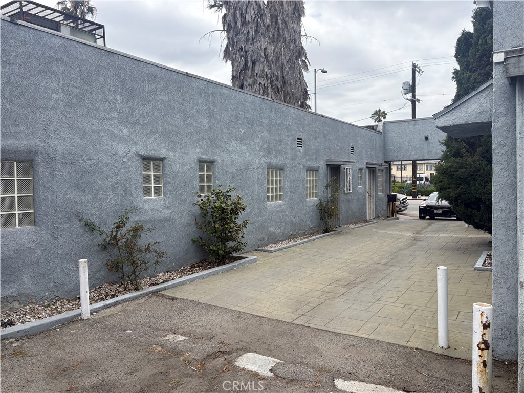 4760 S Figueroa Property Photo 6