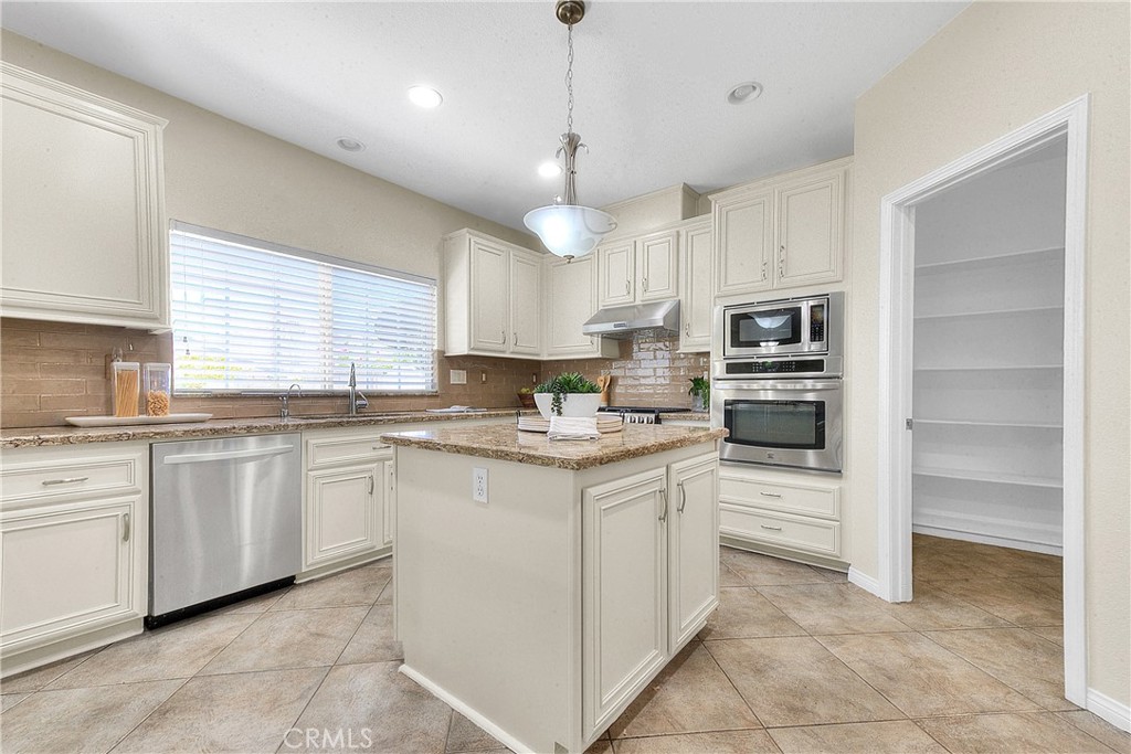 6849 Foxtail Court Property Photo 9
