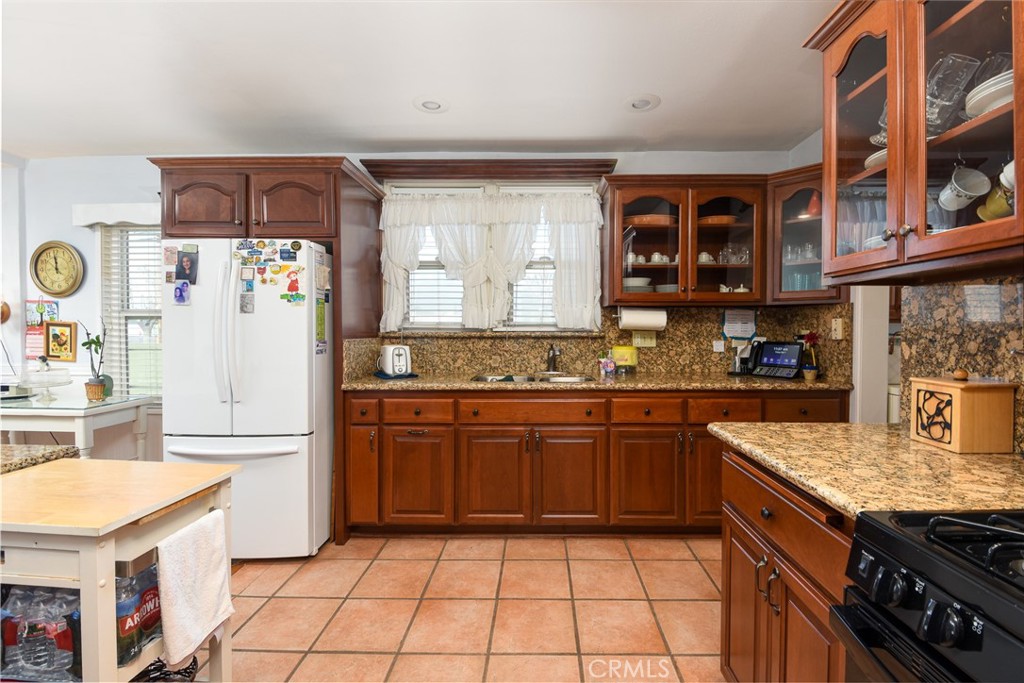 801 Maryess Drive Property Photo 12