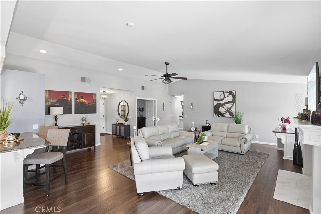 38321 Oaktree Property Photo 6