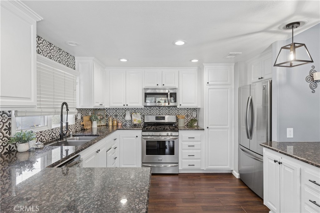 38321 Oaktree Property Photo 8