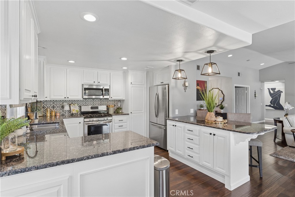 38321 Oaktree Property Photo 9