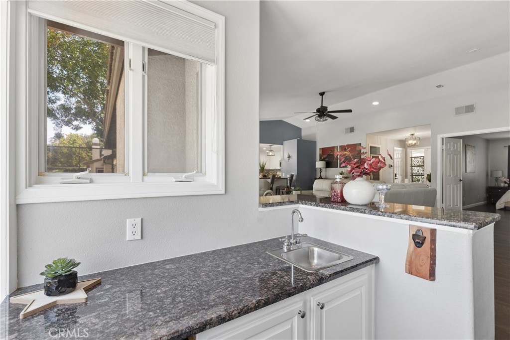 38321 Oaktree Property Photo 24