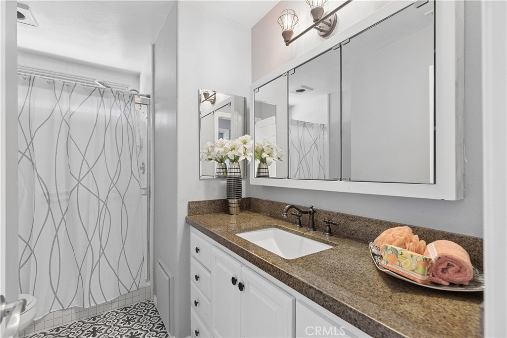 38321 Oaktree Property Photo 25