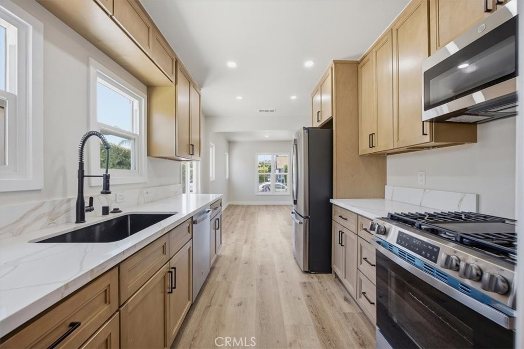 1636 S Ridgeley Property Photo 8