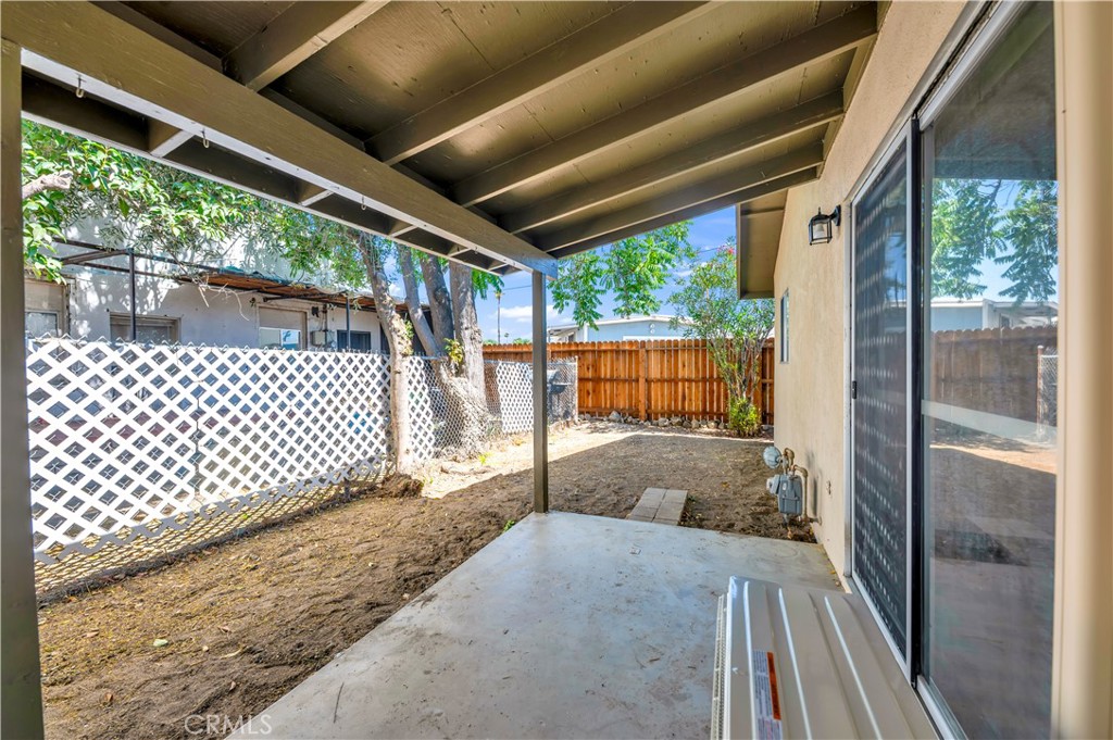 346 E 6th Property Photo 15