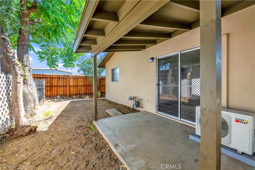 346 E 6th Property Photo 16
