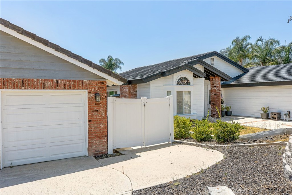 29839 Ketch Property Photo 5