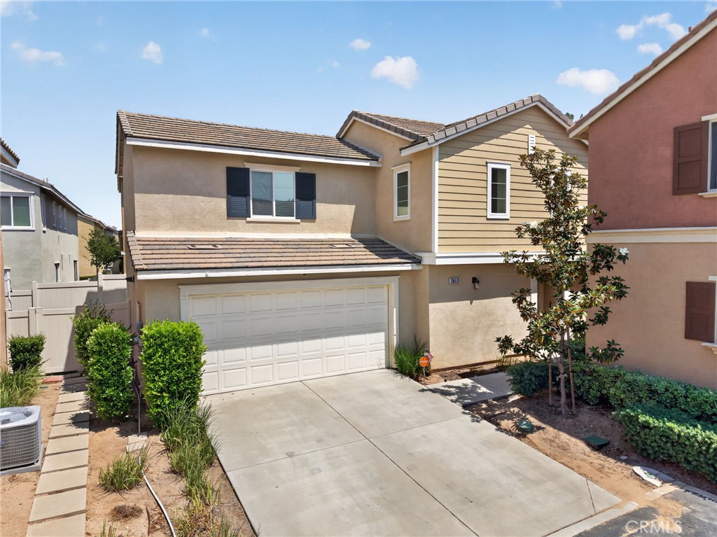 1365 Sunset Place D Property Photo 10