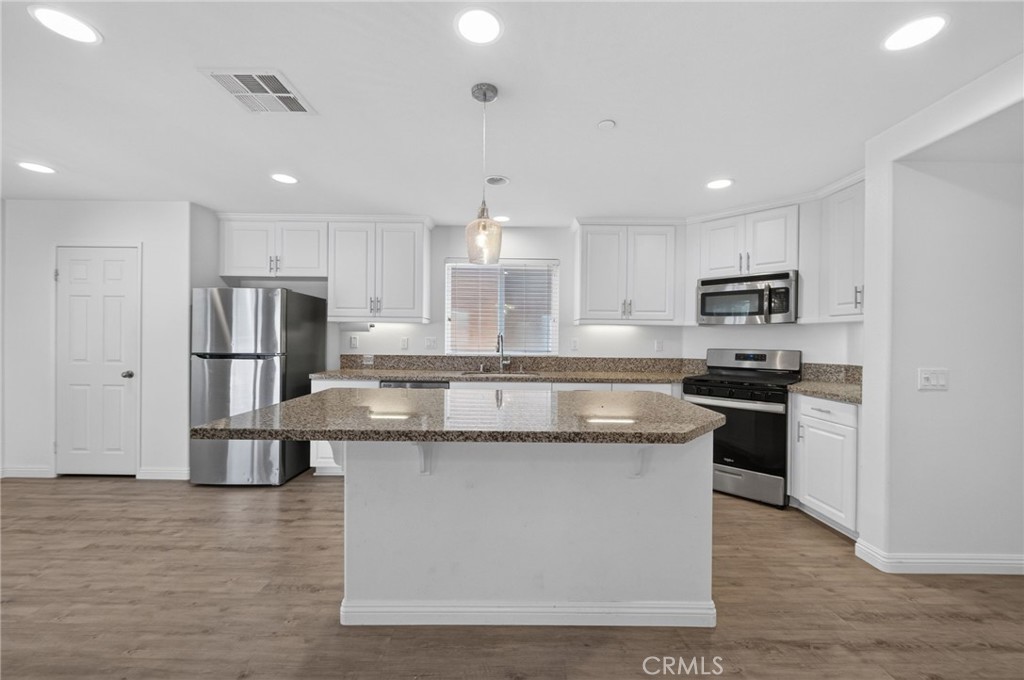 1365 Sunset Place D Property Photo 14